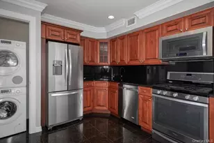 215 Tudor Ln, Middle Island, NY 11953 - Photo 2