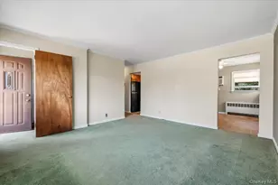 665 Dianne St, Seaford, NY 11783 - Photo 6