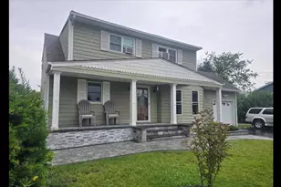 18 Cyprus Ave, Brentwood, NY 11717 - Photo 4