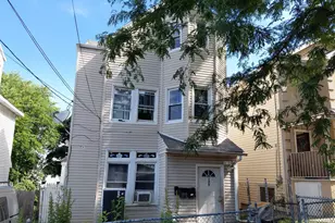 173 Benziger Ave, New York, NY 10301 - Photo 1