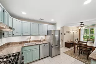 296 Birchwood Rd, Medford, NY 11763 - Photo 10