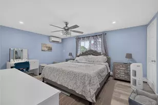 26 Saddler Ln, Levittown, NY 11756 - Photo 12