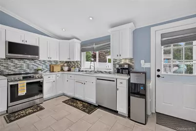 26 Saddler Lane, Levittown, NY 11756 - Photo 6