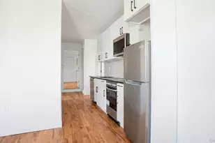 1148 E 211th St, Bronx, NY 10469 - Photo 10