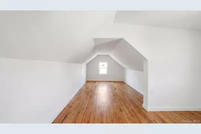 1148 E 211th Street, Bronx, NY 10469 - Photo 20