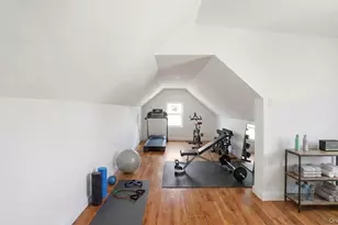 1148 E 211th St, Bronx, NY 10469 - Photo 8
