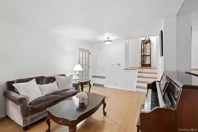 21 Woodridge Lane, Sea Cliff, NY 11579 - Photo 10