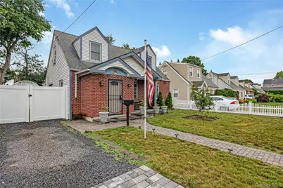 41 Haig Road, Valley Stream, NY 11581 - Photo 2