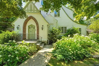 42 Knollwood Drive, Larchmont, NY 10538 - Photo 1