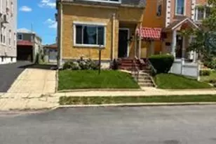 137-43 233rd St, Rosedale, NY 11422 - Photo 2
