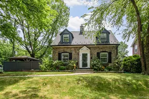 4 Knox Pl, New York, NY 10314 - Photo 2