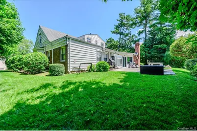 70 Longfellow Road, Great Neck, NY 11023 - Photo 28