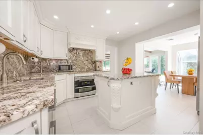 70 Longfellow Road, Great Neck, NY 11023 - Photo 8