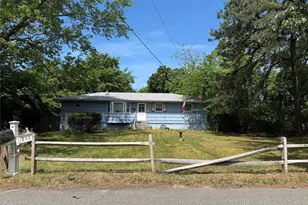 212 Union Ave, Patchogue, NY 11772 - Photo 2