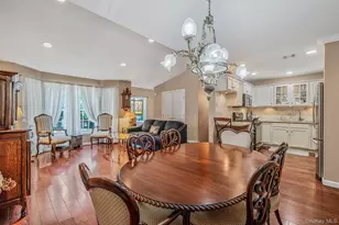 1130 Savoy Dr, Melville, NY 11747 - Photo 14