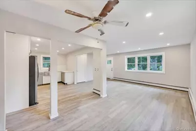 438 Auborn Avenue, Shirley, NY 11967 - Photo 8