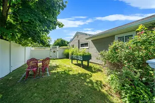 1053 Ocean Ave, Bay Shore, NY 11706 - Photo 34
