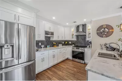 1053 Ocean Avenue, Bay Shore, NY 11706 - Photo 12