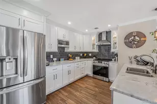 1053 Ocean Ave, Bay Shore, NY 11706 - Photo 12