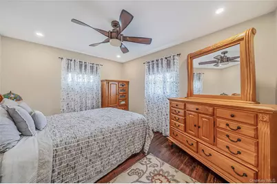 1053 Ocean Avenue, Bay Shore, NY 11706 - Photo 20
