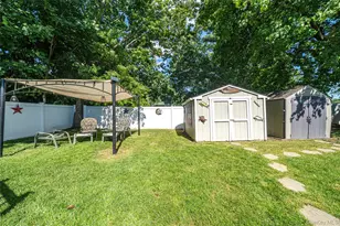 1053 Ocean Ave, Bay Shore, NY 11706 - Photo 32