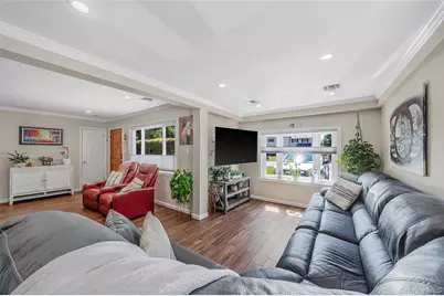 1053 Ocean Avenue, Bay Shore, NY 11706 - Photo 8