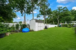 10 Saddle Hill Rd, Coram, NY 11727 - Photo 28