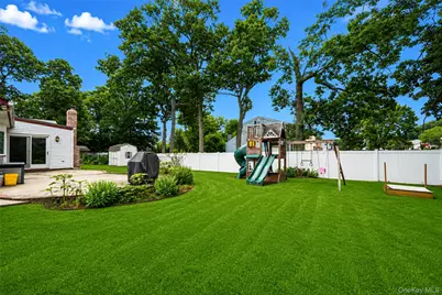 10 Saddle Hill Road, Coram, NY 11727 - Photo 26