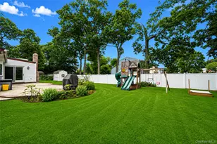 10 Saddle Hill Rd, Coram, NY 11727 - Photo 26