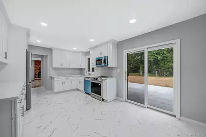 111 Pine Street, Port Jefferson Station, NY 11776 - Photo 20