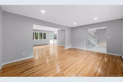 111 Pine Street, Port Jefferson Station, NY 11776 - Photo 14