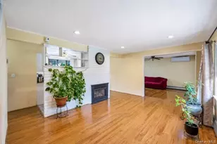 40 Blueberry Ln, Hicksville, NY 11801 - Photo 4