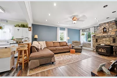 26 Hickory Road, Rocky Point, NY 11778 - Photo 4