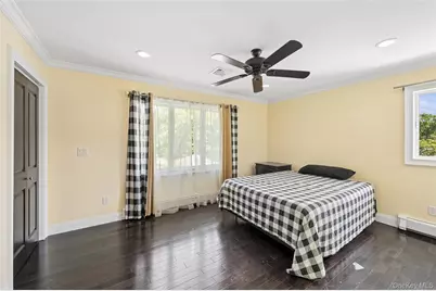1210 Hyman Avenue, Bay Shore, NY 11706 - Photo 34