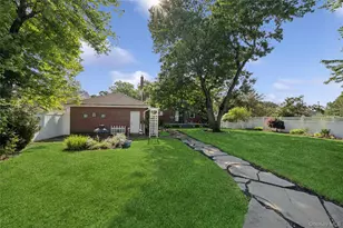 1210 Hyman Ave, Bay Shore, NY 11706 - Photo 6