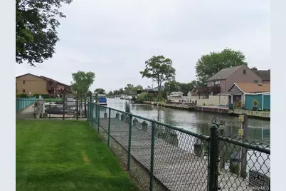 103 Mariners Way, Copiague, NY 11726 - Photo 10