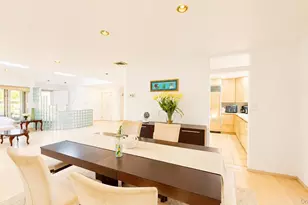 9 Arbor Rd, East Hills, NY 11577 - Photo 8