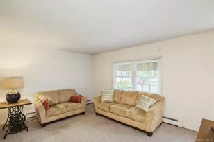 87 Center St, Ronkonkoma, NY 11779 - Photo 4