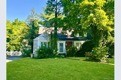 2 Greenway, Roslyn, NY 11576 - Photo 1
