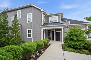 21 Seasons Wy, Dix Hills, NY 11746 - Photo 2