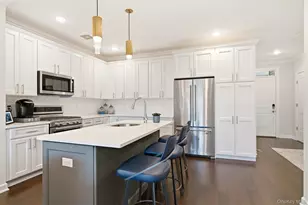 21 Seasons Wy, Dix Hills, NY 11746 - Photo 6