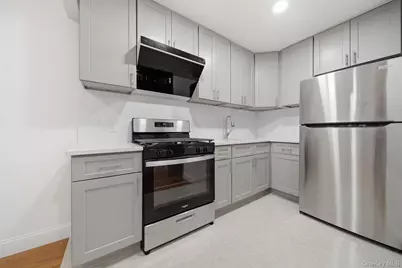 141-15 Cherry Avenue #3C, Flushing, NY 11355 - Photo 6
