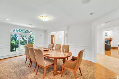 10 Winter Lane, Dix Hills, NY 11746 - Photo 8