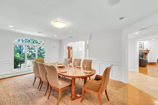 10 Winter Ln, Dix Hills, NY 11746 - Photo 8