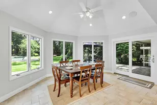 10 Winter Ln, Dix Hills, NY 11746 - Photo 10