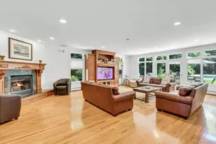 10 Winter Ln, Dix Hills, NY 11746 - Photo 6