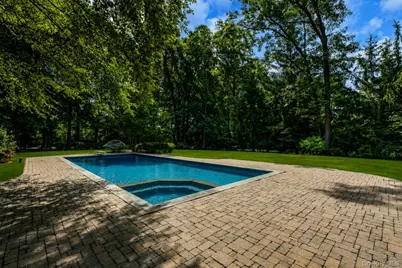10 Winter Lane, Dix Hills, NY 11746 - Photo 34