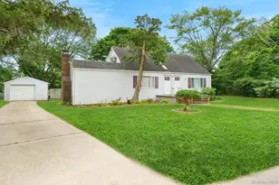246 Columbus Ave, West Babylon, NY 11704 - Photo 2