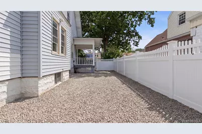 136 Elm Street, Valley Stream, NY 11580 - Photo 14