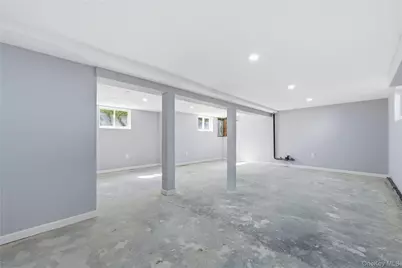136 Elm Street, Valley Stream, NY 11580 - Photo 12